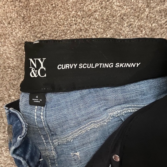 Curvy skinny jeans. - Picture 3 of 4